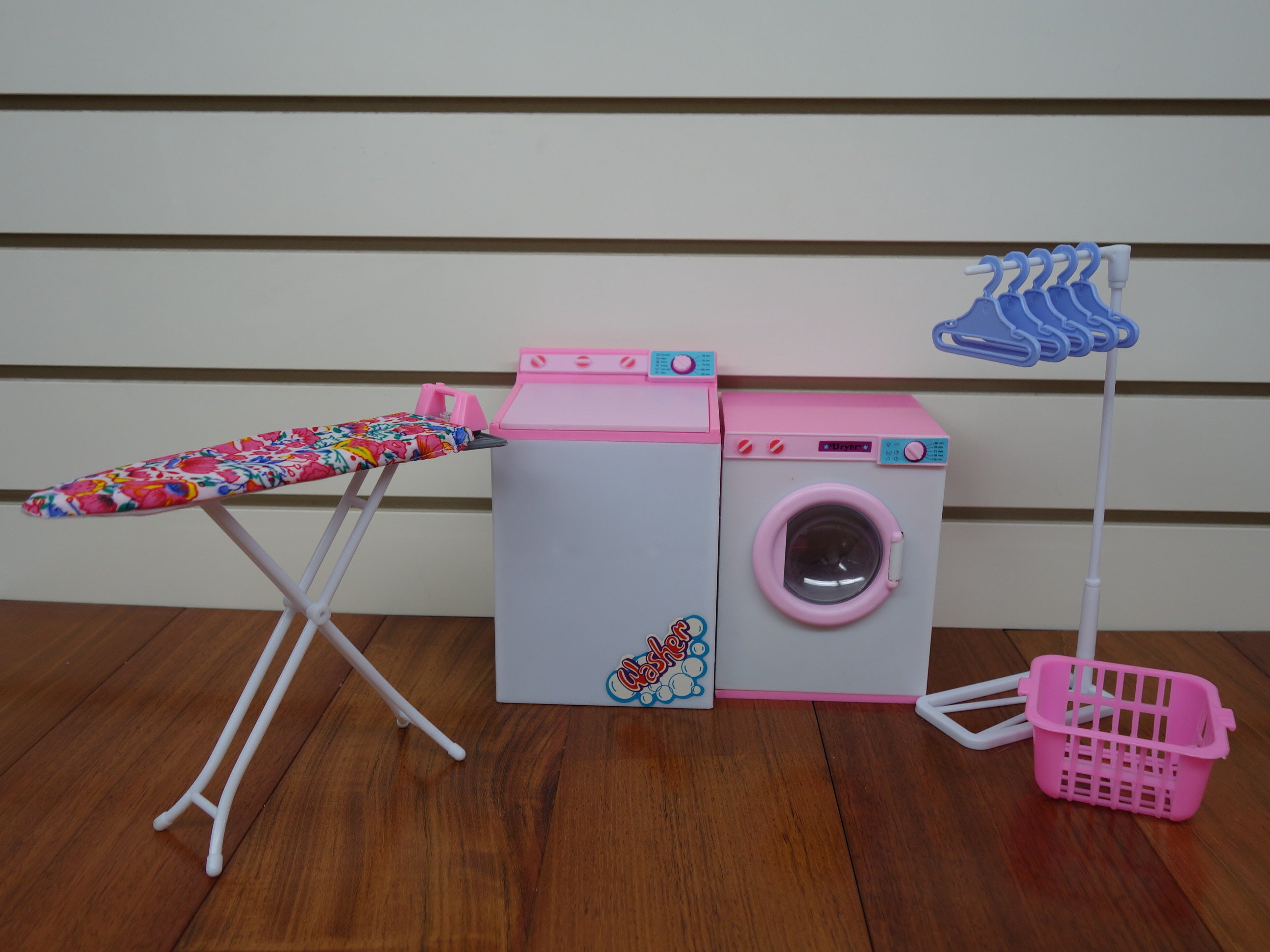 Gloria Laundry Center Play Set tkttoystore